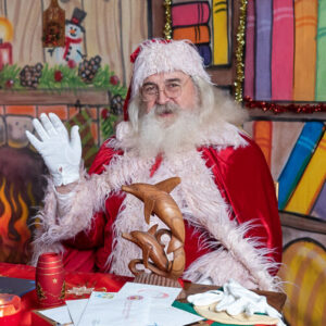 Babbo Natale saluta i bambini